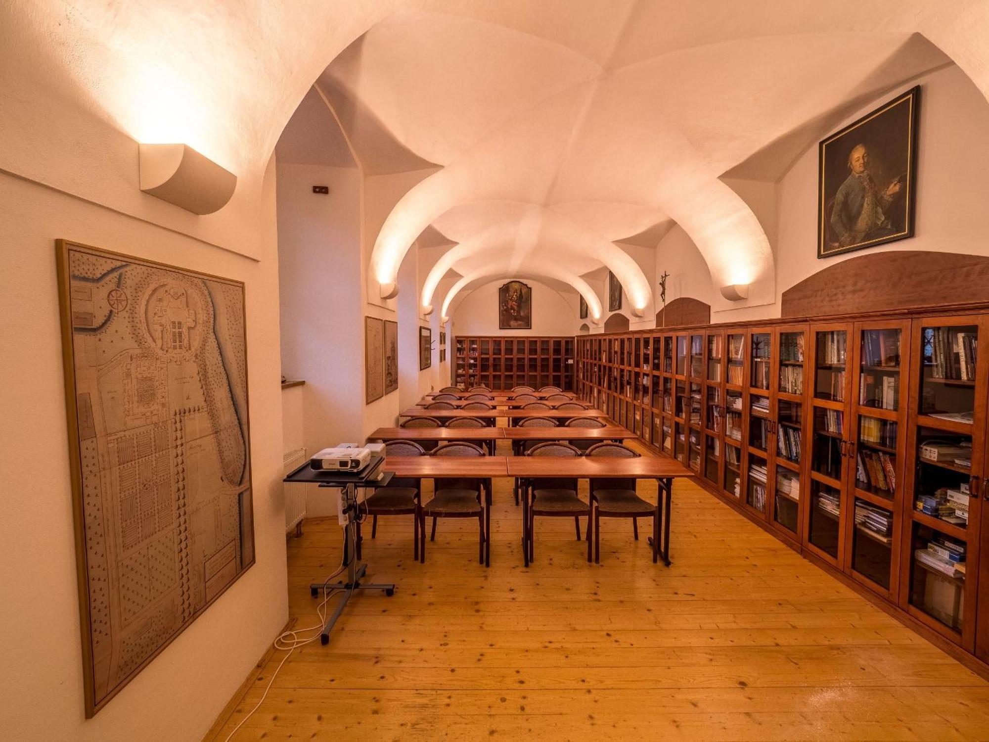 Hotel Klaster Hejnice - Vzdelavaci, Konferencni A Poutni Dum Extérieur photo