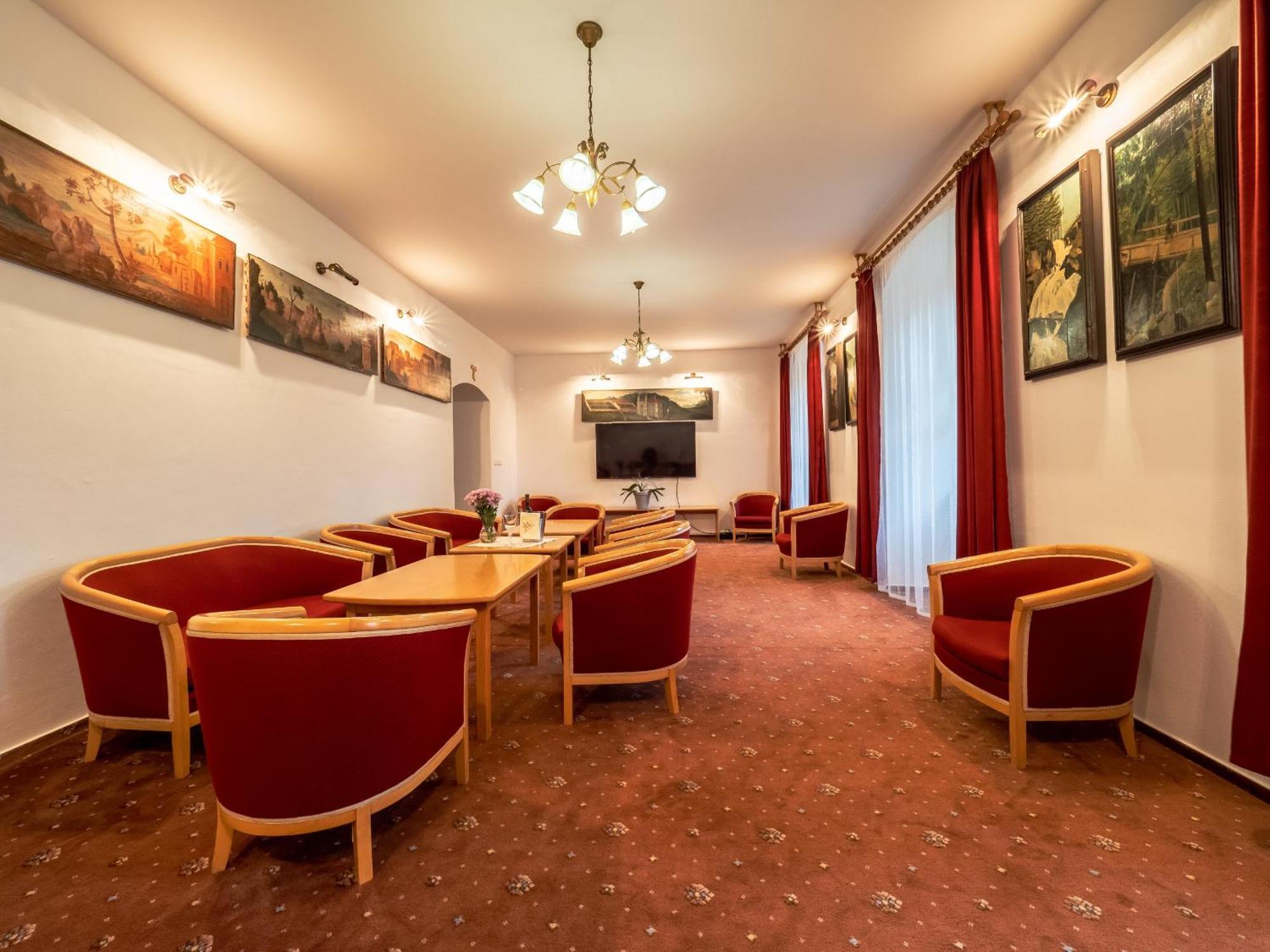 Hotel Klaster Hejnice - Vzdelavaci, Konferencni A Poutni Dum Extérieur photo