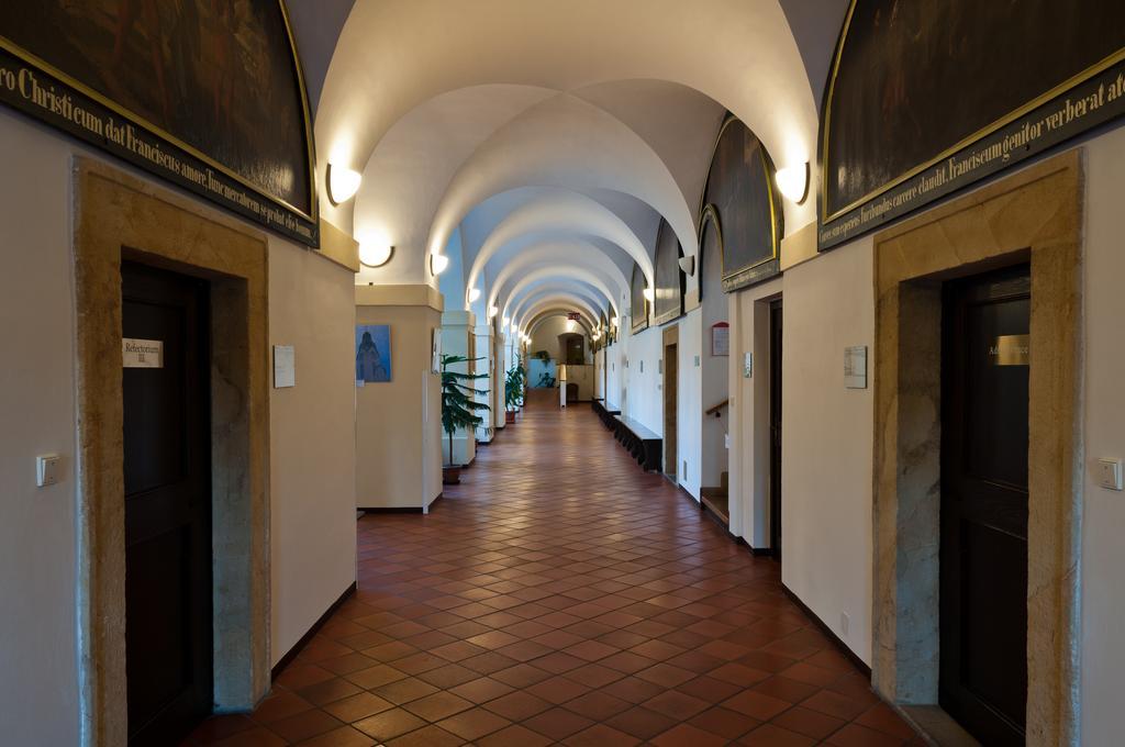 Hotel Klaster Hejnice - Vzdelavaci, Konferencni A Poutni Dum Extérieur photo