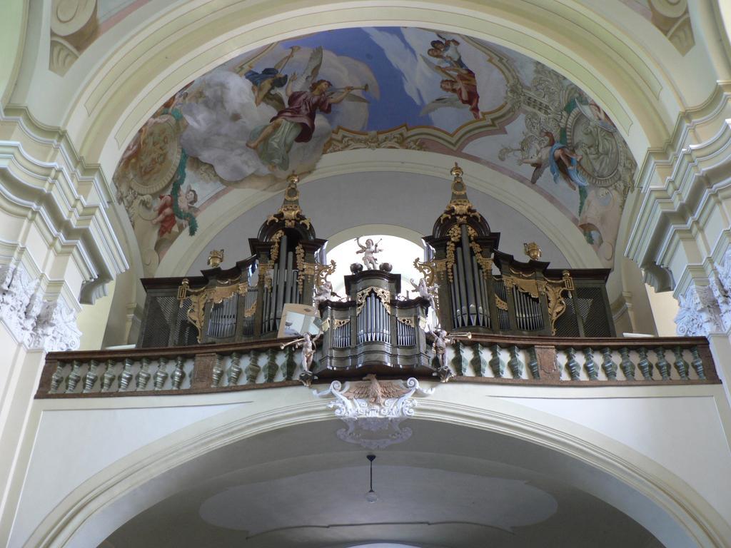 Hotel Klaster Hejnice - Vzdelavaci, Konferencni A Poutni Dum Extérieur photo